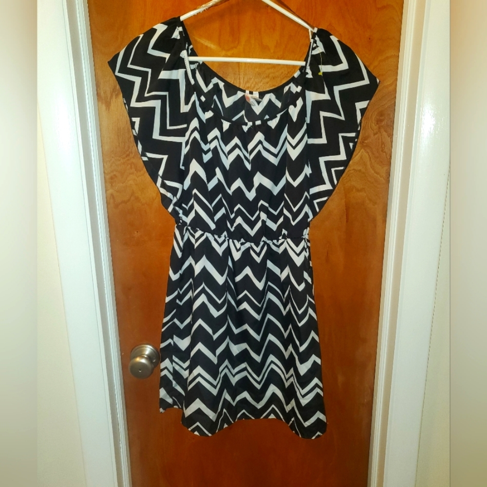 Black and White Zigzag Dress